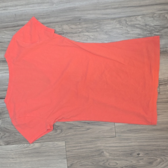 Coral V-Neck T-Shirt - M - Wet Seal - Picture 3 of 3